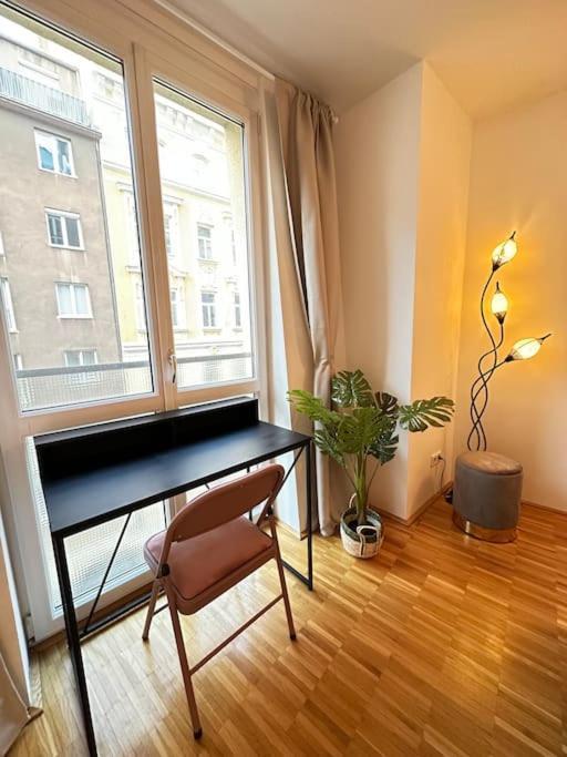 3-Room Vienna Centrale Suite Екстериор снимка